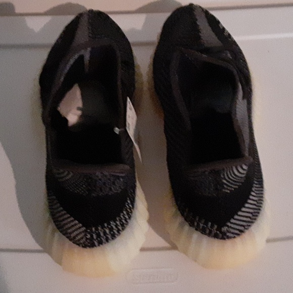 Adidas Yeezy Boost 350 V2 FZ5000, Male size 13 - Picture 3 of 6